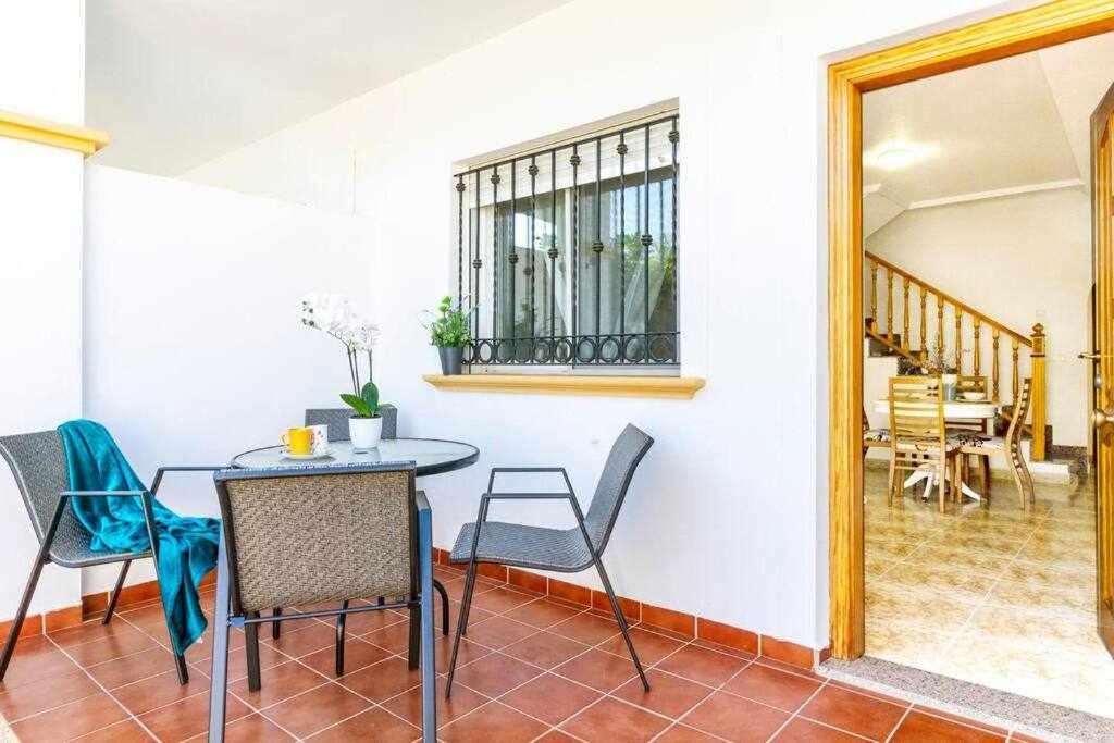 Casa Pink Punta Prima Apartment *
